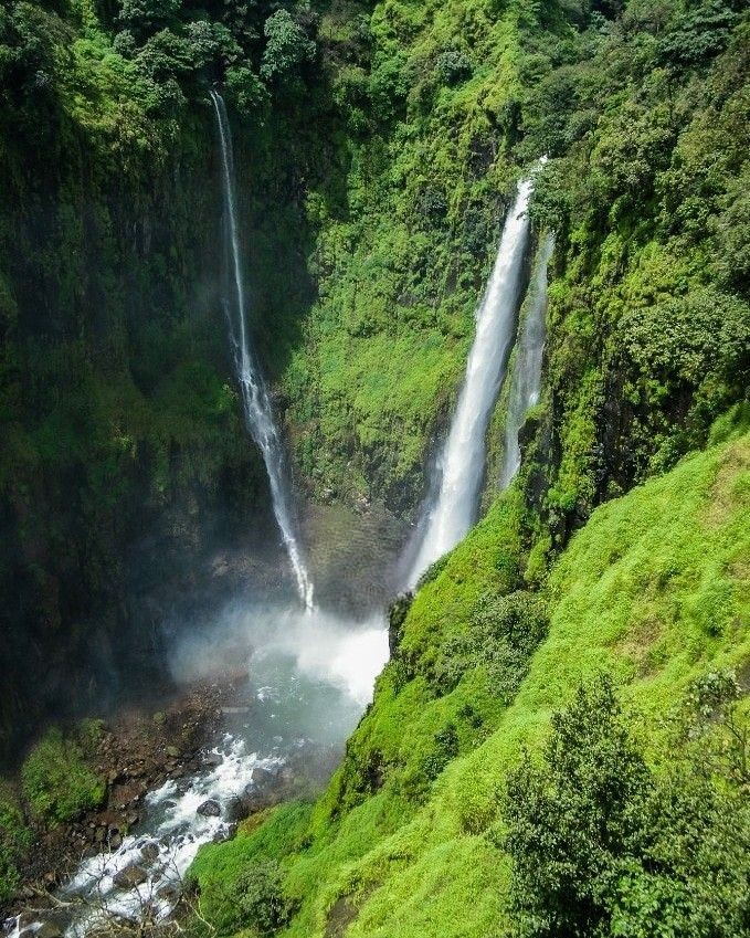 Toseghar Waterfall